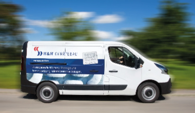 Servicefahrzeug von H&H Gerätebau für schnellen und zuverlässigen Kundendienst.